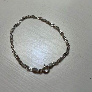 Br23. Sterling Silver chain bracelet.